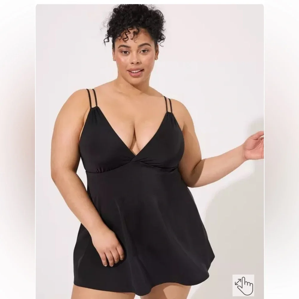 New! Torrid sz 3 Retro Plunge Swim Bathing Suit 3X‎
